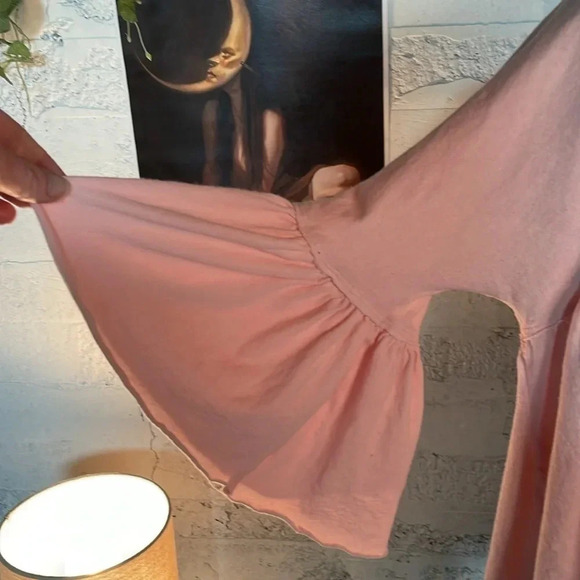 We the free pink ruffle sleeves button down oversized crop top size medium - Picture 5 of 9